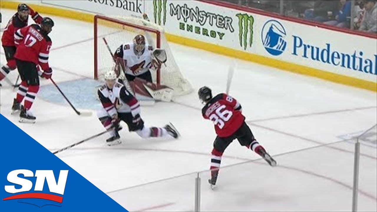 Vidéo: WHAT A SHOT de Jack Hughes!!!!!!!