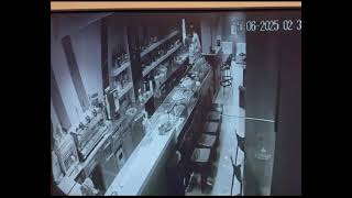 follia-a-salerno-tenta-la-rapina-al-bar-e-spara-al-gestore