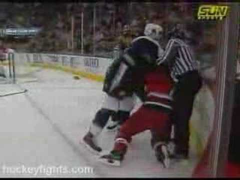 Andre Roy vs Tim Gleason