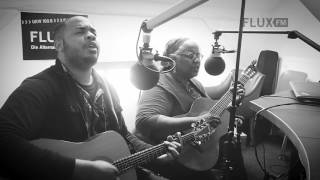 Madisen Ward &amp; The Mama Bear - "Live By The Water" live @FluxFM