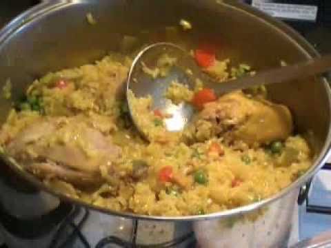 Como Hacer Arroz Con Pollo - ¡Chef Remy Cocina!