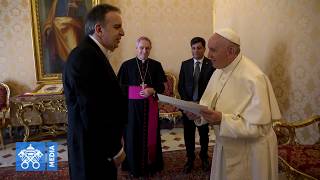 Սուրբ Աթոռում ՀՀ դեսպան Նազարյանն իր հավատարմագրերը հանձնեց Հռոմի Պապ Ֆրանցիսկոսին