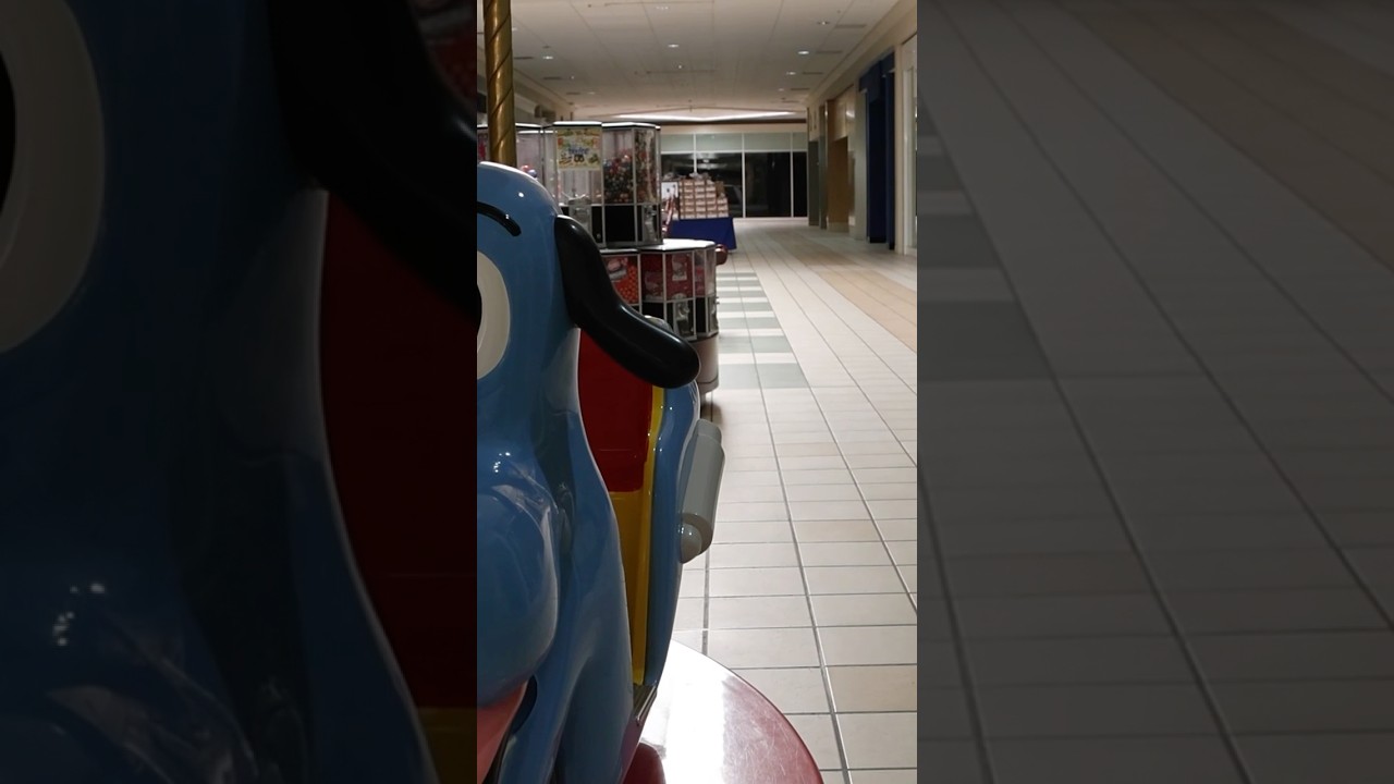 This Dead Mall In Muncie Indiana Is So Eerie To Walk Through