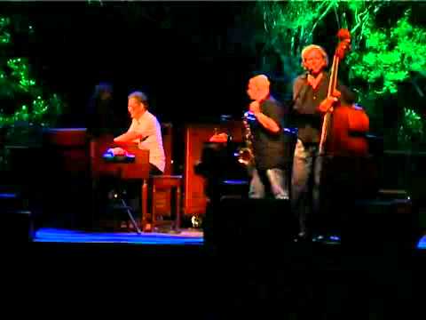 Carry On, Swing Dealers at the Sigean Hot Jazz Festival 2009.flv