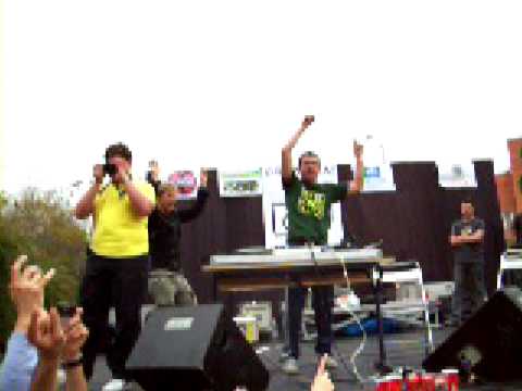 Prodigy VS Heroes del Silencio "Smack my dos tierras"  @ Paellas Gandia 2007