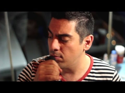 Διαμαντής - Χίλια Κομμάτια | Diamantis - Xilia Kommatia Official Music Video [HD] 2013