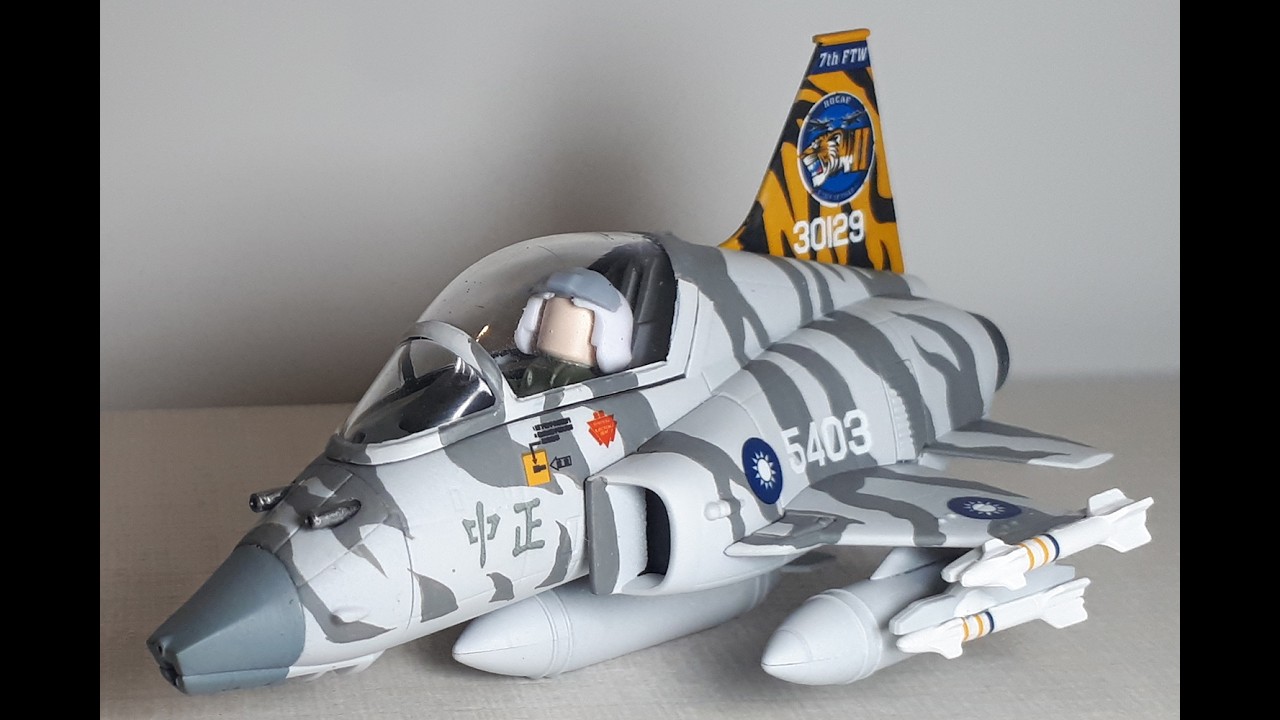 Northrup F-5E F-5F Tiger II ROCAF by Freedom Compact Series 162706 cute qversion jet fighter