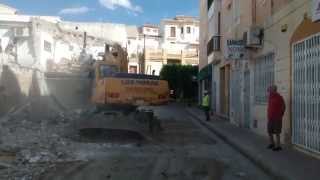 preview picture of video 'Corner house demolition Arboleas 24 Sept 2014'