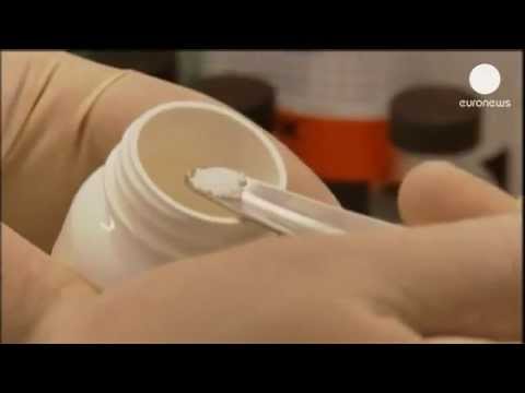 Affronti il pacco da miele di latte e un limone per Procedure per ringiovanimento di faccia in 45 anni