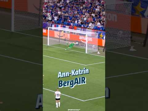 Unglaubliche Parade von Torhüterin Ann-Katrin Berger ⚽️ | Sportschau #SportschauWEURO