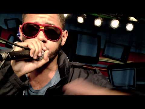 Emicida em "Canção para meus amigos mortos" no Estúdio Showlivre 2011