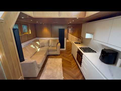 NEW LISTING - LADY PETRA