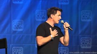 John Barrowman chante "A Thousand Years" (Salt Lake ComicCon 2015)