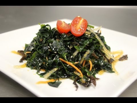 How to Make Seaweed Salad (Wakame Salad)