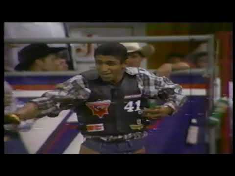 Rogerio Ferreira vs Yellow Jacket - 98 PBR Billings (90.5 pts)