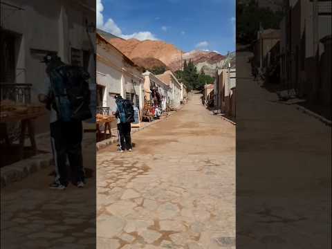 De fondo el famoso Cerró de los Siete Colores, Purmamarca, Jujuy 🌄
