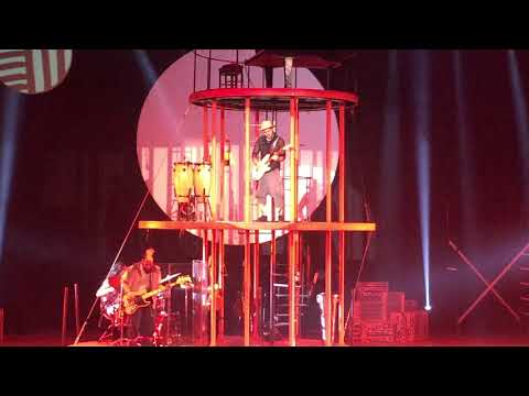 Nando Motta interpretando Ando Devagar