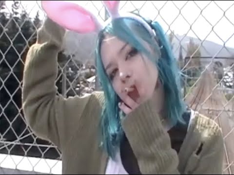 Mieke - Floral Bedsheets (Official Music Video)