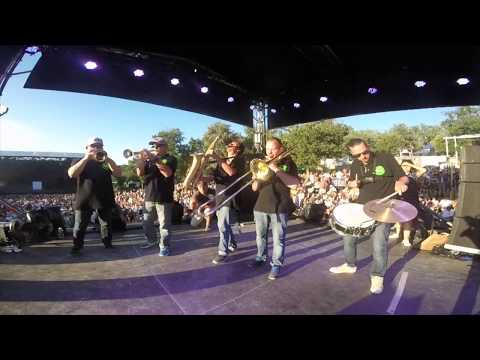 Fanfare Express - Aluna Festival 2017 - Happy (Brass Band cover Pharell Williams)