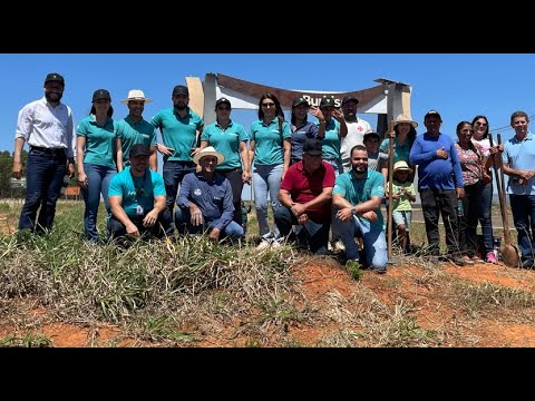 Sicoob Noroeste de Minas apoia o projeto Buritis Mais Verde no plantio de árvores na cidade