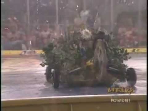 Complete Control VS Super Chiabot, Battlebots Season 2, Middleweight Round 2