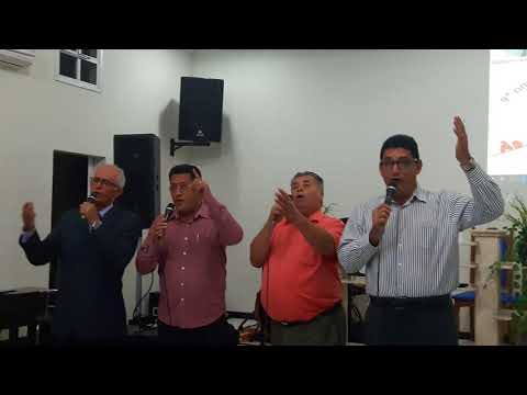 Quarteto Redenção cantando " Jesus amoroso"