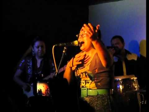 La Santa Cecilia - Waiting in Vain