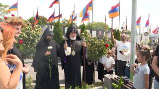 Անկախության օրը Հայոց Հայրապետը այցելեց Եռաբլուր զինվորական պանթեոն