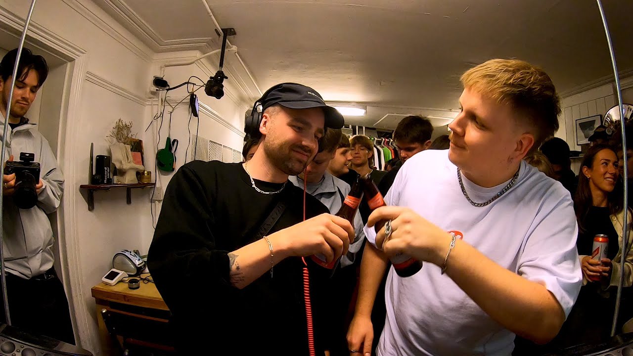 Eloq B2b Diffrent - Untitled Set