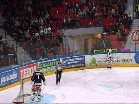24.10.2012 Antti Virtanen rangaistuslaukausmaali (TUTO Hockey - LeKi)