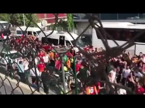 ultrAslan göztepe deplasmanı Alayına gider kralını Siker