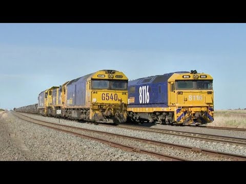 Diesel Locomotives BL33, T392, T371 & G540 Cross Grain Train (11/9/2018) - PoathTV Railways