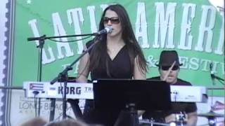 Iliana Rose & Band perform 