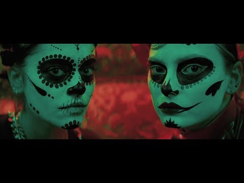 Smith & Thell - Hotel Walls: A Visual Metaphor for Transience  [with Lyrics]