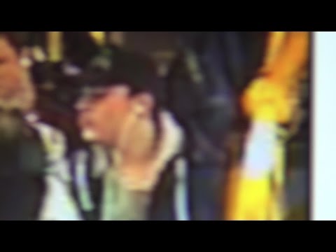 Fahndungsvideo: Jugendlicher überfiel 20 jährigen mit Messer in Köln-Ostheim am 15.04.15