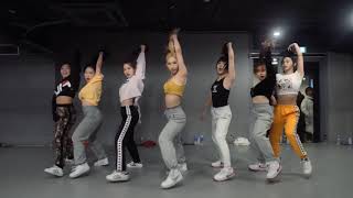 Download lagu (Mirrored) 7 rings - Ariana Grande / Mina Myoung Choreography mp3