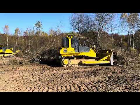 Корчування дерев та садів , пнів, розліснення полів бульдозером Komatsu
