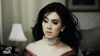 Download lagu Syahrini - Sesuatu mp3