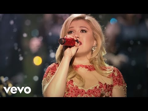 Kelly Clarkson - Underneath The Tree - Christmas Radio