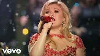 Kelly Clarkson – Underneath the Tree (Official Video)