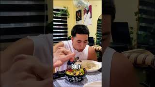 World's Largest Hands Doesn't Stop His Dream (@markdavidson_)