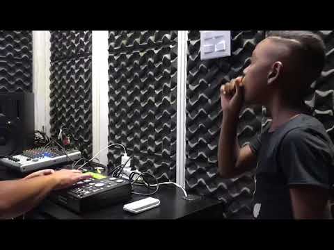 Mc Kauãzinho no Estúdio da Roda de funk