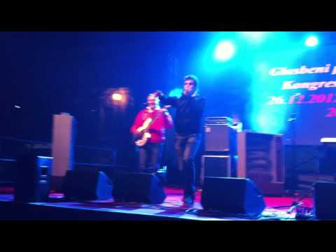 ČUKI in Dejan Vunjak  - Kongresni trg 30.12. 2012 - Ona sanja Pariz (v živo)