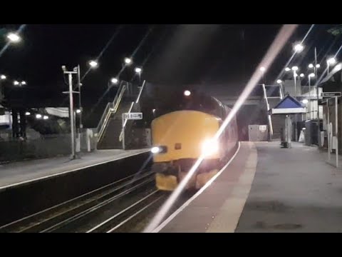 Class 37 37612 passes Redbridge 21 01 2021