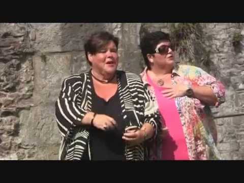 Duo X Elle Manjefiek Mestreech, aangeboden door Stichting De Knoevel