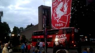 preview picture of video 'FC Twente sv 4 Ever Red Weerselo presentatie supportersbus + de doop'