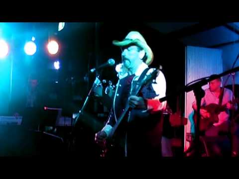 HILLIBLLY  DIX..2011 Brisbane Ekka.."Khe Sanh"....wmv