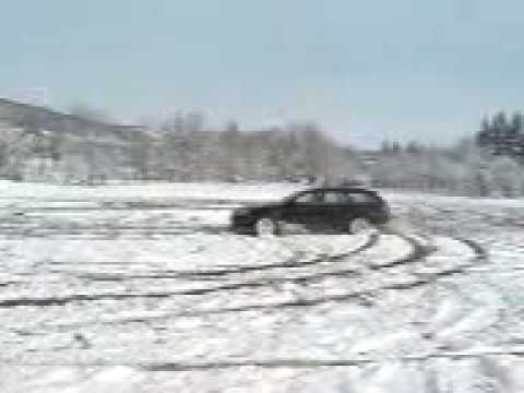 OUTBACK 3.0 drift in the snow