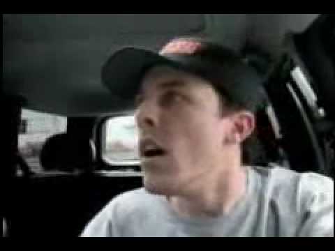 Flugzeug landet auf Autobahn.mp4