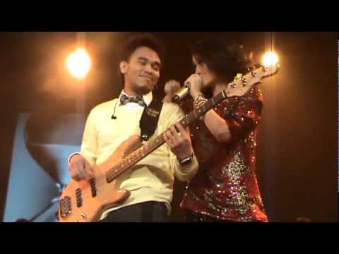 [CAM] Andien, Intan Soekotjo, Barry Likumahua, Indra lesmana @ UJC 2012